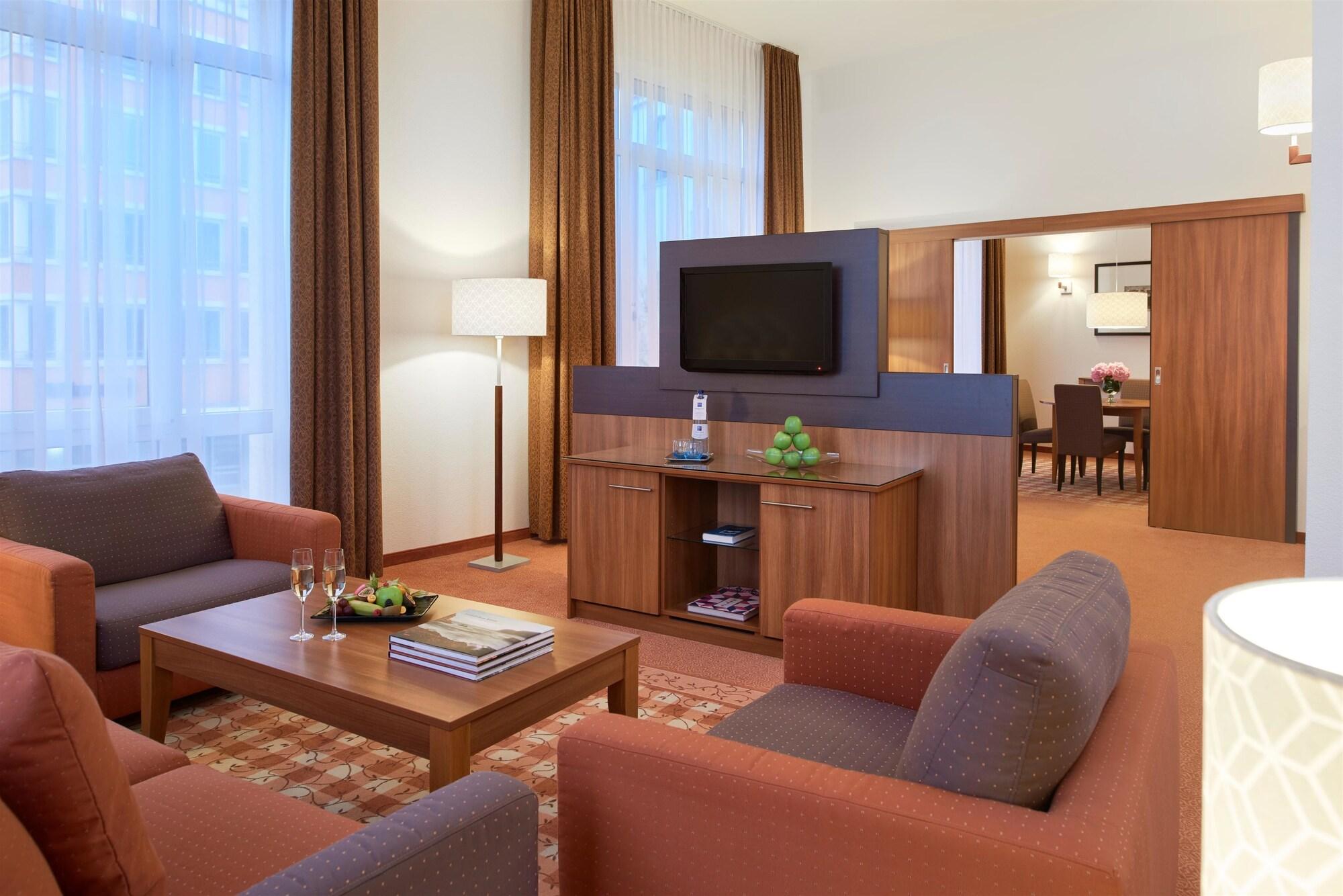Dorint Hotel Am Dom Эрфурт Экстерьер фото