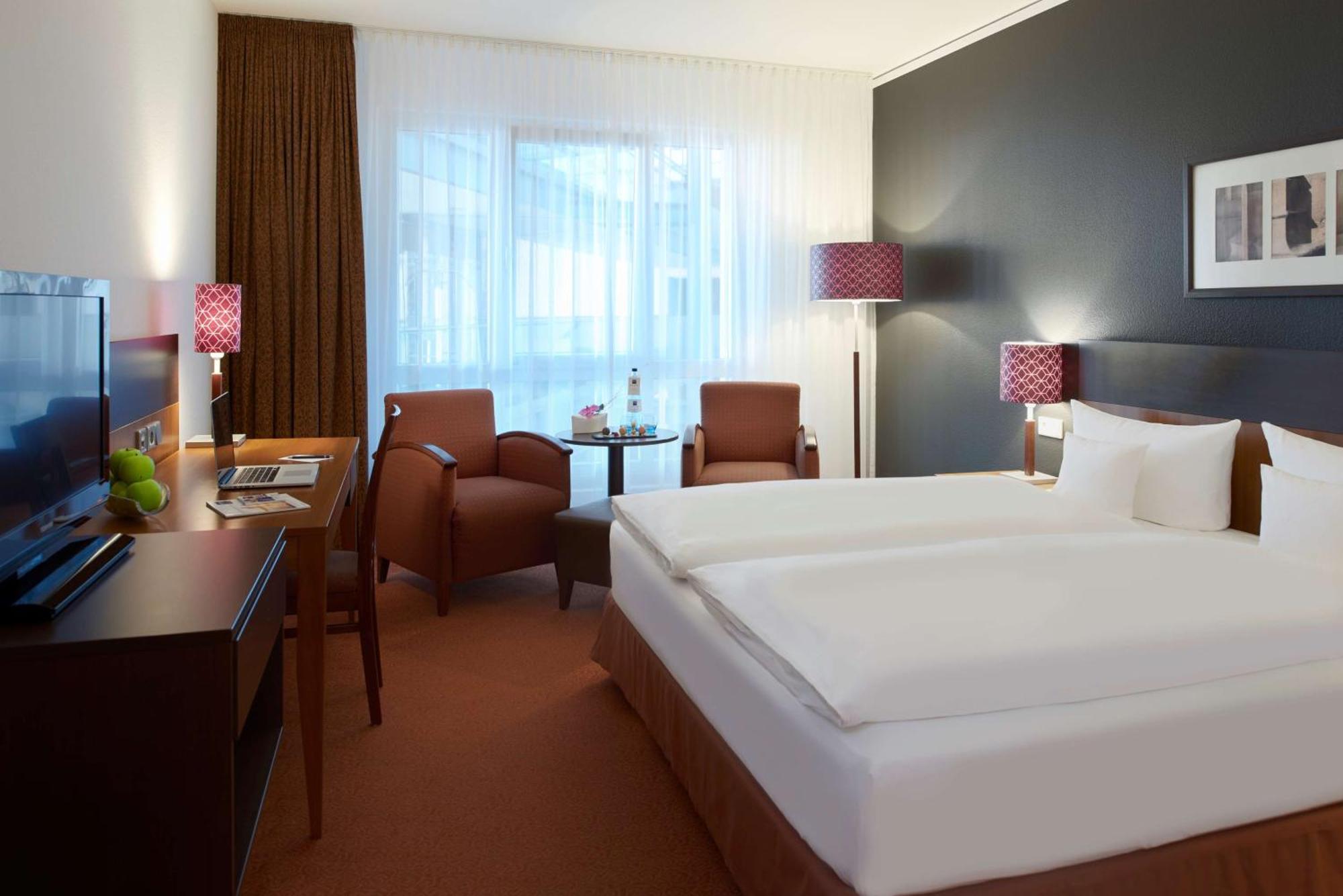 Dorint Hotel Am Dom Эрфурт Экстерьер фото