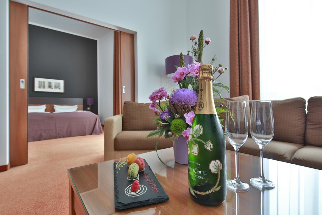 Dorint Hotel Am Dom Эрфурт Экстерьер фото